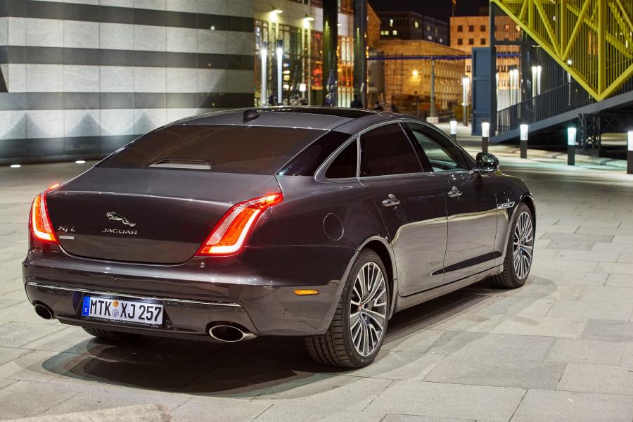  Jaguar XJ L Autobiography 2015 года  (WW) (фото 10 из 23)